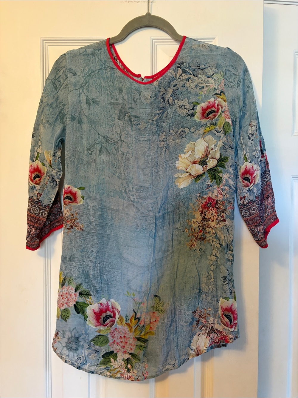 Boho Chic Live Young Blue Floral Embroidered Tunic Top Size XL - Picture 3 of 4